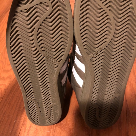 Adidas pro model size 7 - Picture 2 of 4